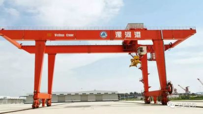   衛(wèi)華起重，飛天入海！